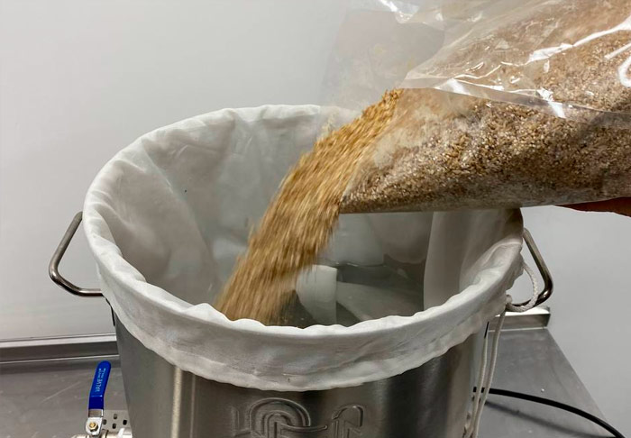 Засыпаем солод